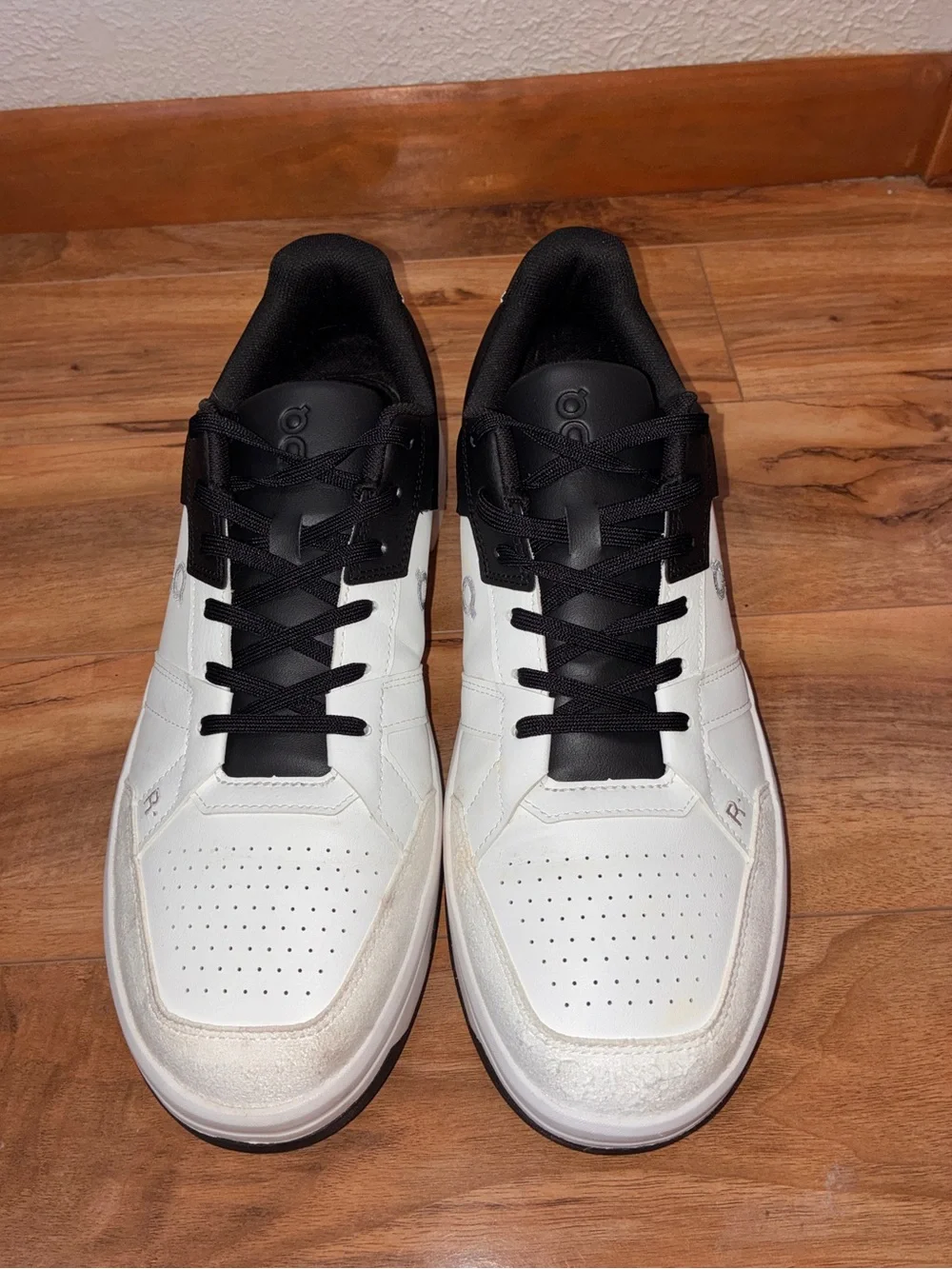 On Cloud Men’s The Roger Clubhouse Athletic Sneaker Shoes, white/black - size 12